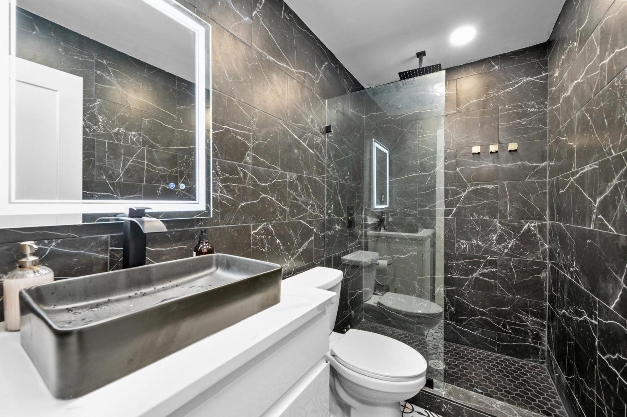 Comfortable 2Br Uptown Escape With Free Park Хьюстон Экстерьер фото